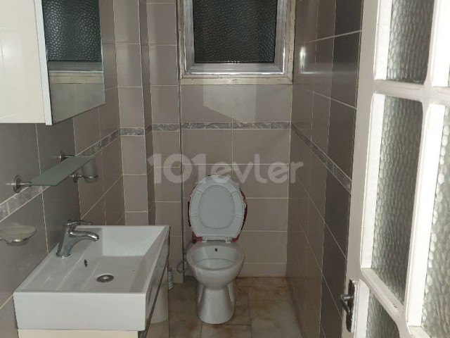 Lefkoşa Köşklüçiftlik Bölgesinde kiralık 3+1