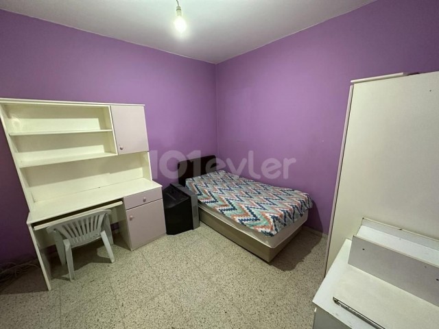 3+1 ground floor flat for rent in Küçük Kaymaklı