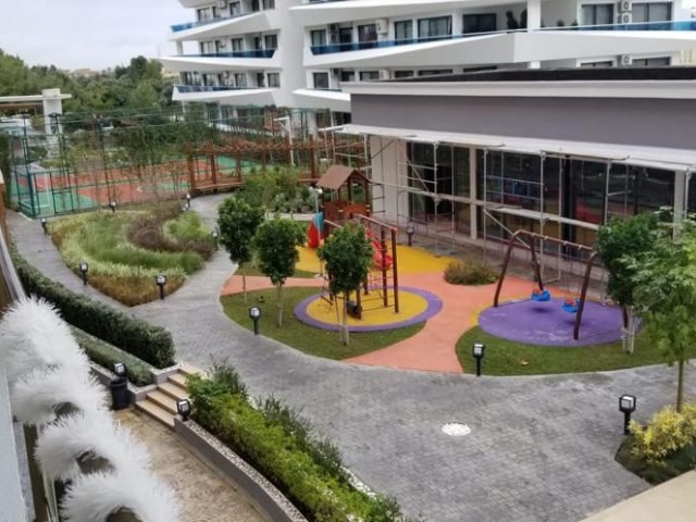 2+1 WOHNUNG ZU VERMIETEN IM AKACAN ELEGANCE CENTER, ZYPERN, MIT BERGBLICK UND POOLBLICK