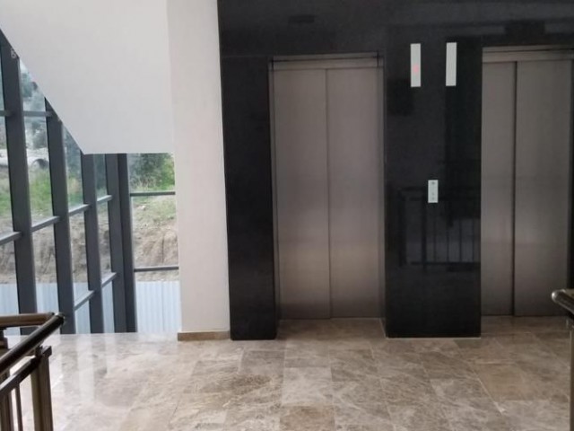 KIBRIS GİRNE MERKEZ'DE AKACAN ELEGANCE SİTESİ'NDE, DAĞ VE HAVUZ MANZARALI  2+1 KİRALIK DAİRE