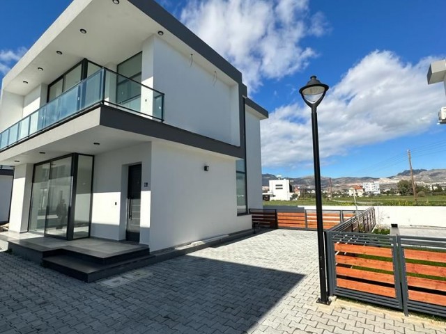 LEFKOŞA ERÜLKÜ I.E. LUXURY VILLAS FOR SALE! ** 