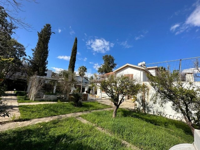 Villa for Sale in Nicosia 4+2 in two plots