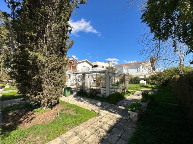 Villa for Sale in Nicosia 4+2 in two plots