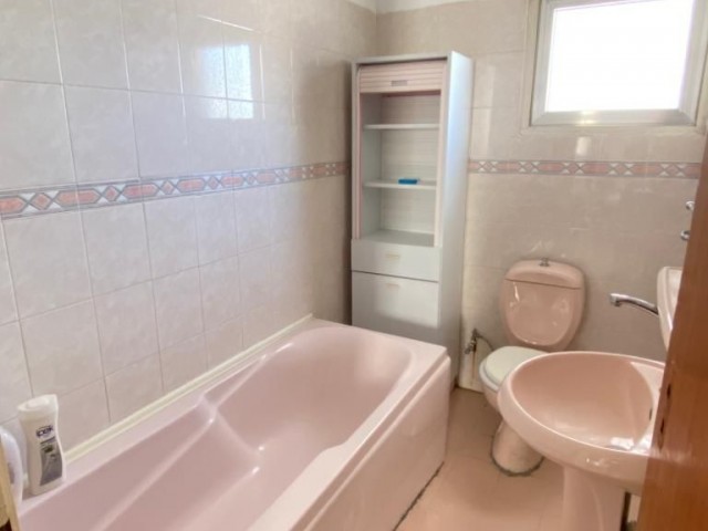 3+2 large apartment for rent in Kşklüçiftlik area of Nicosia 