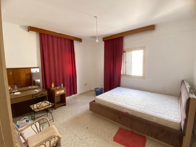 3+2 large apartment for rent in Kşklüçiftlik area of Nicosia 