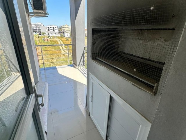 ZU VERMIETEN LUXUS 3+1 WOHNUNG KÜÇÜK KAYMAKLI/NICOSIA/TRNC.