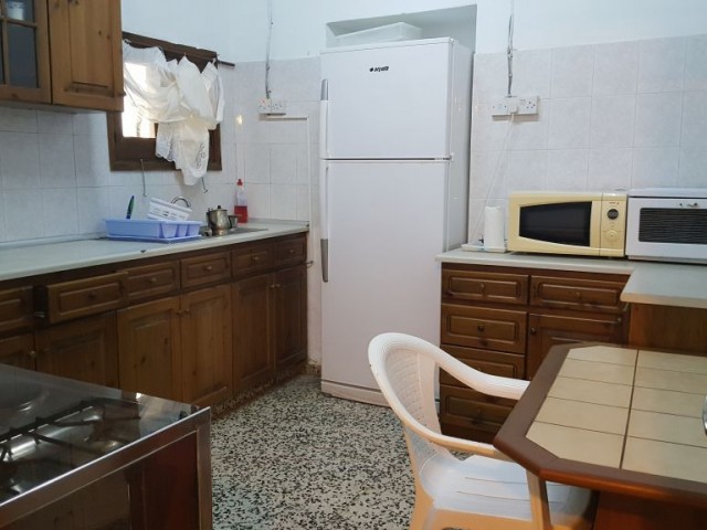 Bellapais te eşyalı 2+1 müstakil 1.kat evi