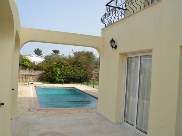 Price reduced! Good location stunning 3 bedroom furnished villa with private swimming pool and garden 