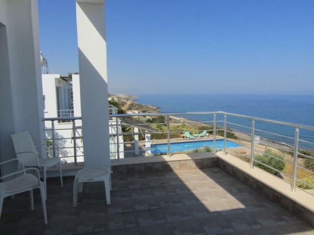 3 Bed Frontline Villa With Exceptional Views 