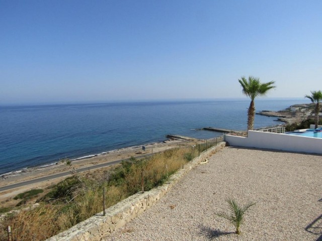 3 Bed Frontline Villa With Exceptional Views 