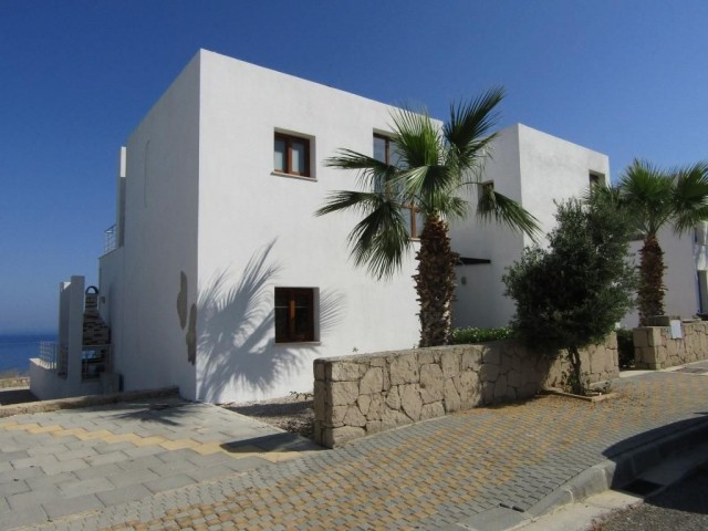 3 Bed Frontline Villa With Exceptional Views 