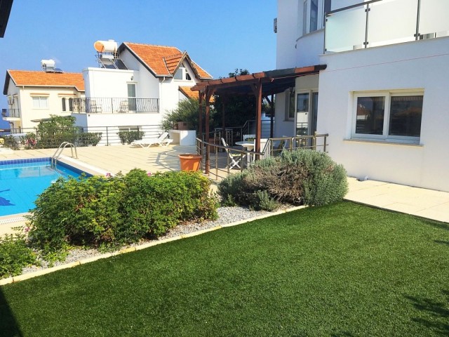 4 Bedroom Villa in Seafront location