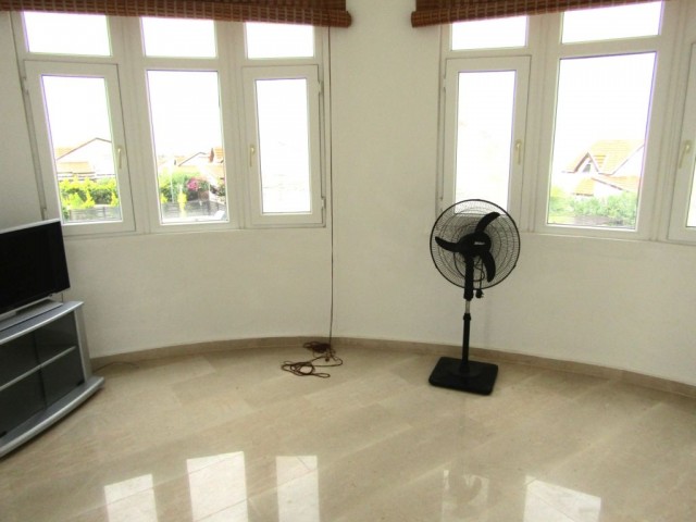 4 Bedroom Villa in Seafront location