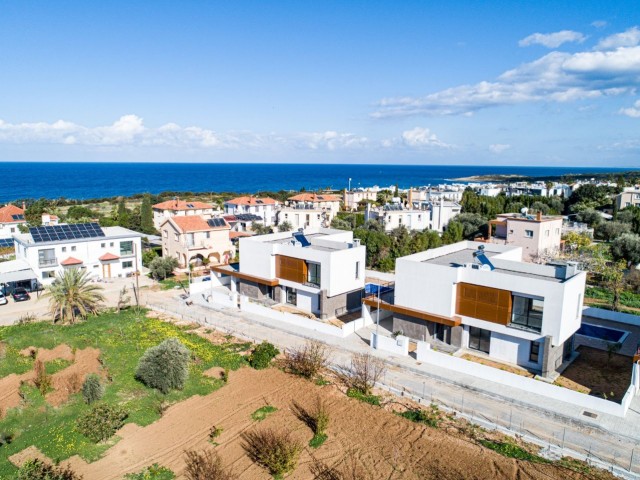 Plaja sadece birkaç metre mesafede modern Tasarımlı 3 Yatak Odalı Villa ** 