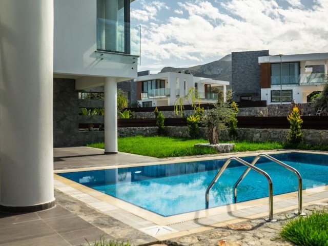 Luxury 3/4 Bedroom High Specification Villas with Private Pool and Garage