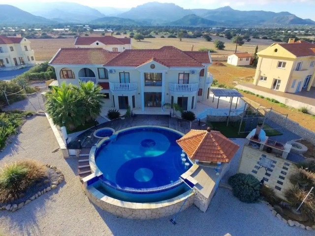 Unique 4 Bedroom Villa With 5 Baths And Sea Front Location   