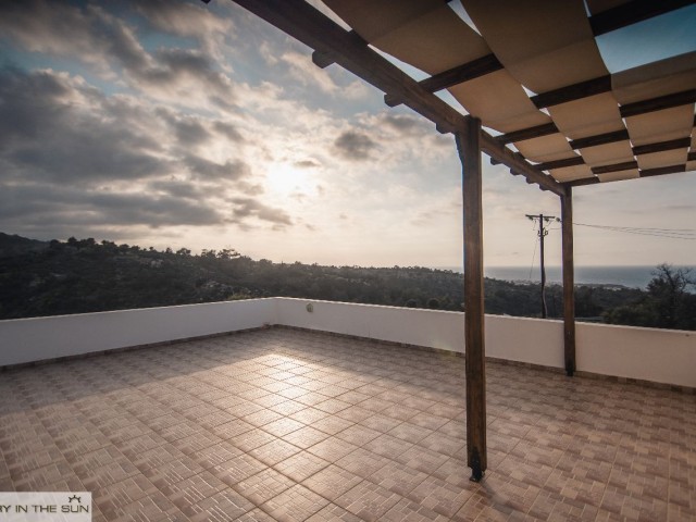 Amazing Views 3 Bedroom Refurbished Villa With Private Pool   