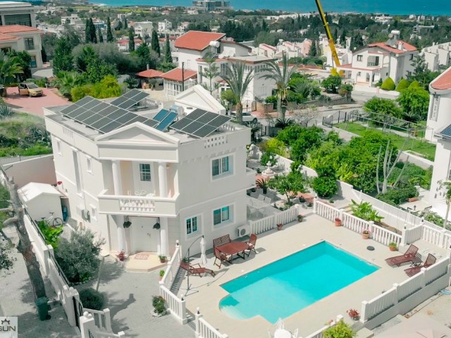 Schöne private Villa mit 3 Schlafzimmern in der begehrten Gegend von Catalkoy mit privatem Swimmingpool