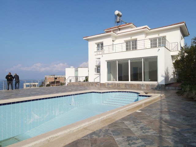 Amazing 4 Bedroom Villa with Dream filled Sea & Mountain Views.