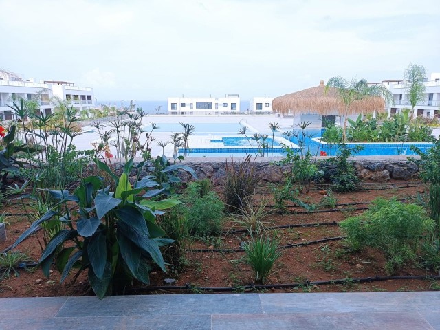 Wunderschönes Gartenapartment mit 2 Schlafzimmern und Panoramablick auf das Beşparmak-Gebirge in Esentepe