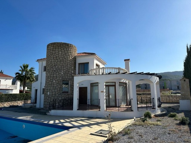 Schlüsselfertige Villa mit 3 Schlafzimmern und herrlichem Meerblick in Bahçeli