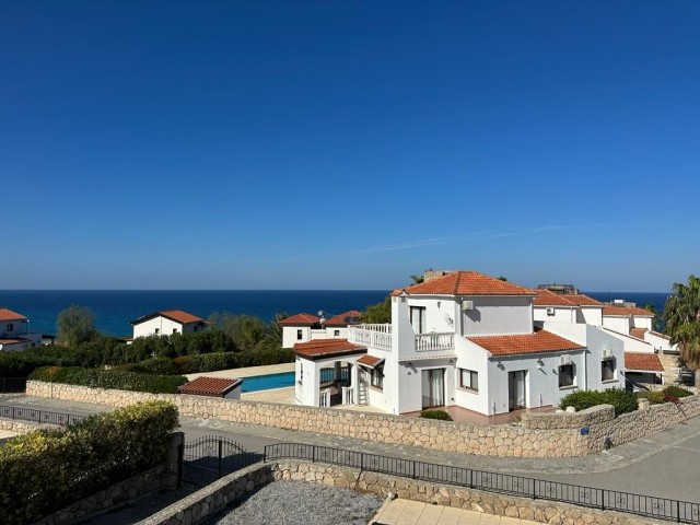 Schlüsselfertige Villa mit 3 Schlafzimmern und herrlichem Meerblick in Bahçeli