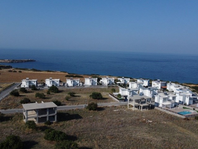 LETZTE 4 EINHEITEN Wunderschöne Marina Park Villa mit 360-Grad-Panoramablick auf das Meer und die Berge