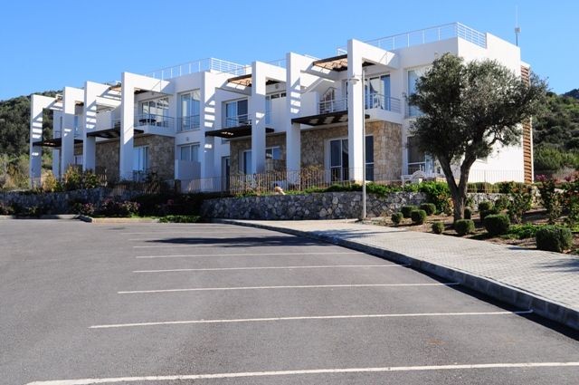 Amazing Value New 2 Bed Penthouse Apartment on completed well maintained development