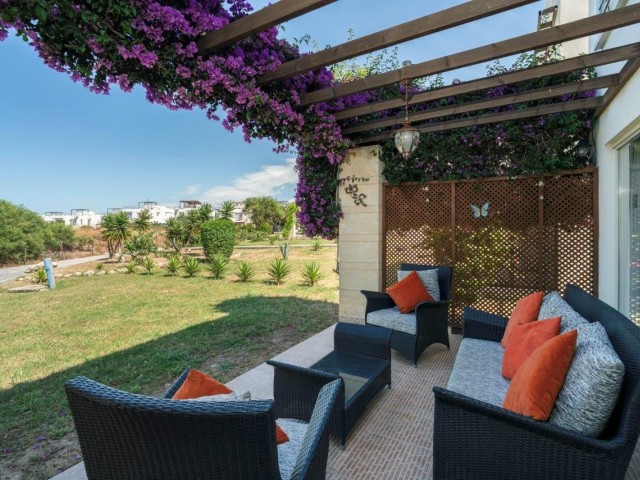 Charming 3-Bedroom Garden Apartment with Pool and Garden Views