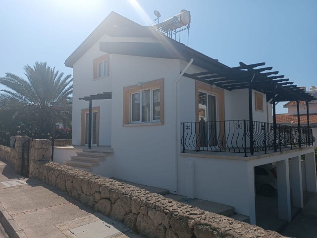 tunning 3-bedroom Traditional-Style Detached Villa Nestled in the Serene Beauty of Seaside Kucukeren