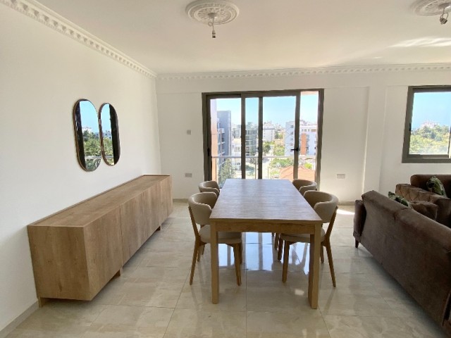 2+1 LUXURIOUS PENTHOUSE FOR RENT IN KYRENIA CITY CENTER 