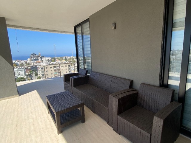 2 + 1 PENTHOUSE MIT MEER - UND STADTBLICK VON ALLEN ZIMMERN ** 