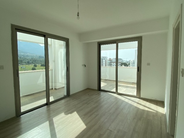 YEŞİLLİKLER İÇİNDE SIFIR EŞYALI 3+1 DAĞ VE DENİZ MANZARALI PENTHOUSE 