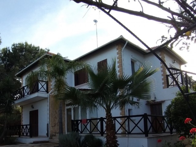 3+1 VILLA WITH PRIVATE POOL AND ONLY 2 MINS AWAY FROM MAIN ROAD 