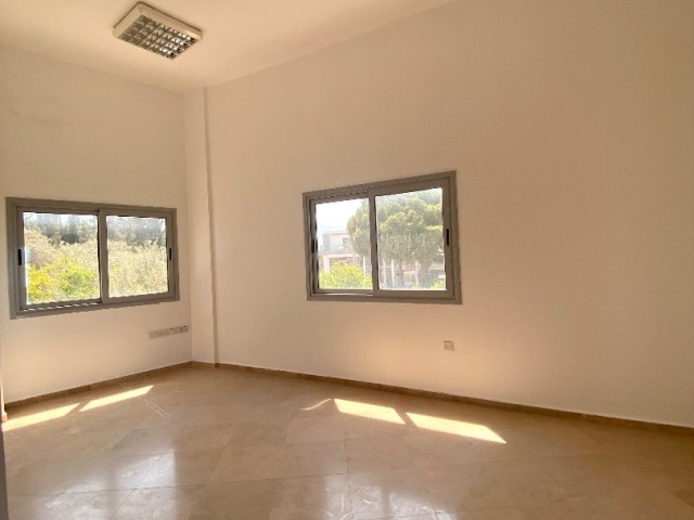 400 m2 OFFICE ON THE MAIN ROAD IN ZEYTINLIK 