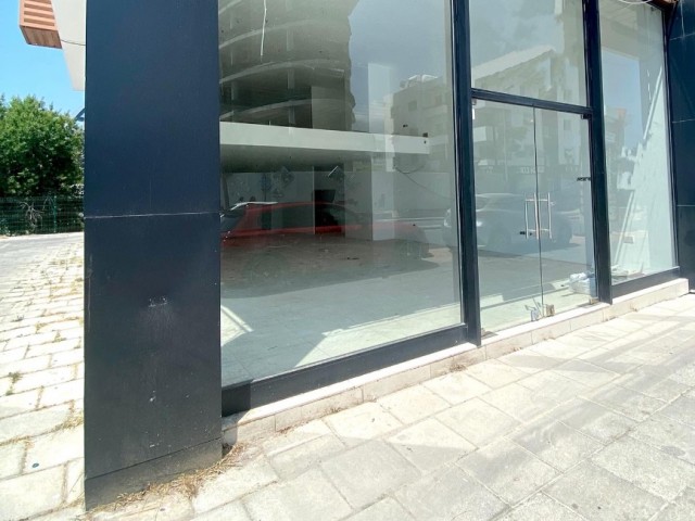 150 m2 STORE ON THE MAIN ROAD