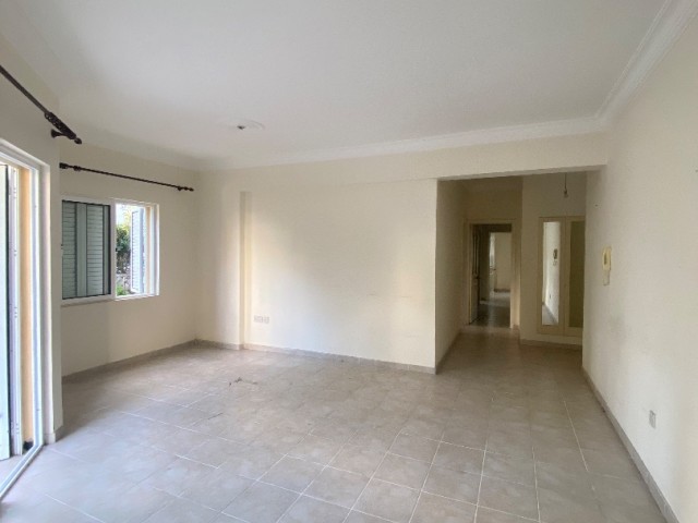 3+1 FLAT FOR SALE WITH GARDEN WITH WALKING DISTANCE TO MACCARA SHOP