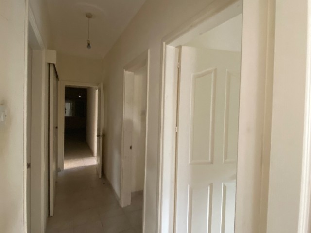 3+1 FLAT FOR SALE WITH GARDEN WITH WALKING DISTANCE TO MACCARA SHOP