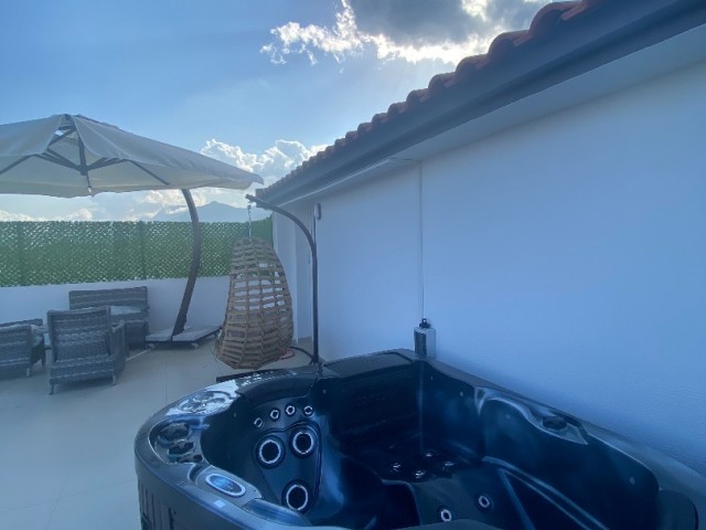 ✔️PRIVATE JACUZZI UND BBQ ✔️GEMEINSAMER POOL, GYM UND CAFE ❗️VOLLSTÄNDIG MÖBLIERT ZU VERKAUFEN, OHNE MÖBEL