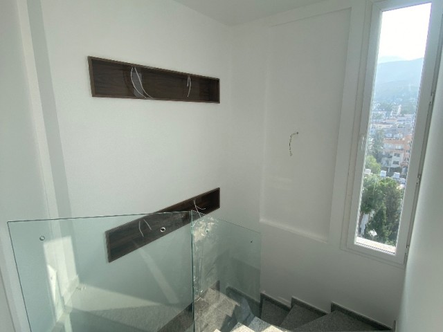 2+1 DUPLEX, BRANDNEUES PENTHOUSE !  ** 