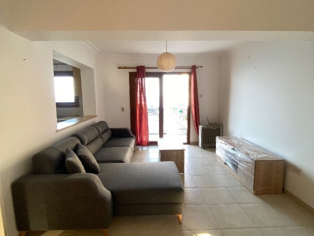 Furnished 3+1 Close to Girne Univercity next to the sea ! tv will be bought
