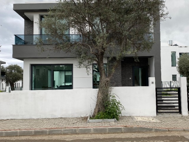 BRAND NEW 3+1 LUX VILLA CLOSE TO FINAL UNIVERSITY