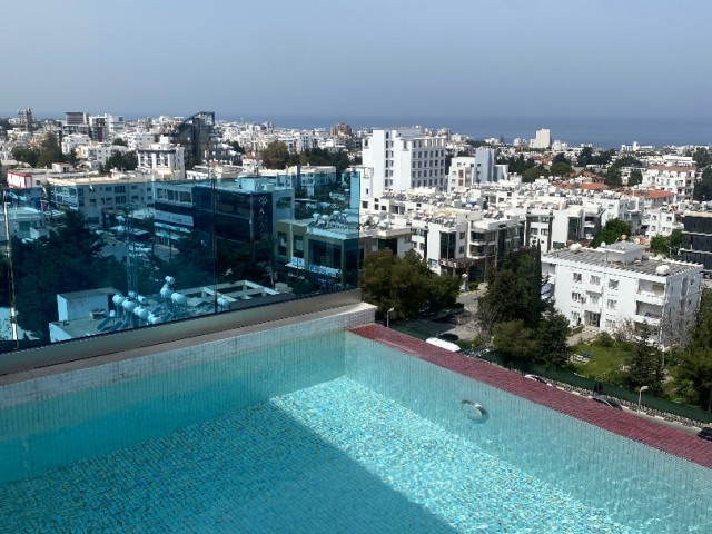 PENTHOUSE MIT PRIVATEM INFINITY-SWIMMINGPOOL KANN WOHN- ODER GEWERBLICH VERMIETET WERDEN