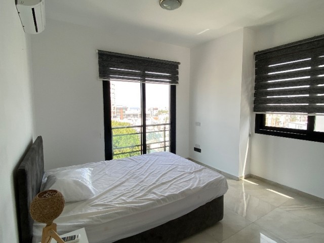 2+1 WOHNUNG MIT HAUPTBADEZIMMER IM KYRENIA CENTER