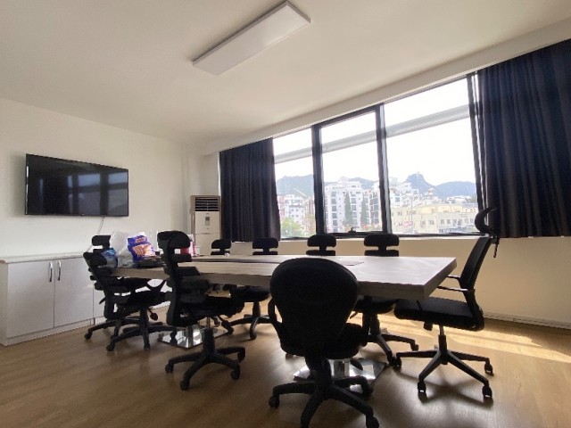 OFFICE TO LET WITH BALCONY IN THE CITY CENTER CLOSE TO ELEKTROKUR SHOP