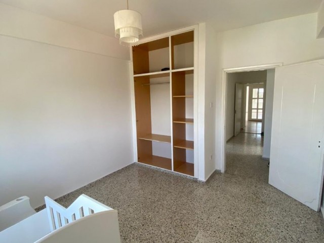 LEFKOŞA/YENİŞEHİR'DE SATILIK DAİRE