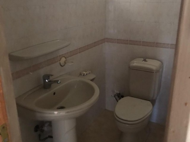 WOHNUNG ZU VERKAUFEN IN NIKOSIA / YENISEHIR ** 