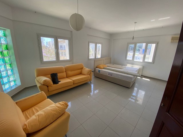 Business To Rent in Aşağı Girne, Kyrenia