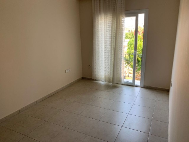 Flat To Rent in Zeytinlik, Kyrenia