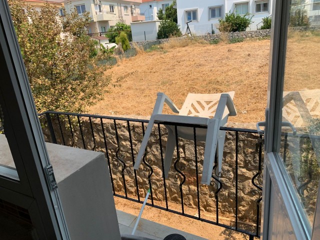 Flat To Rent in Zeytinlik, Kyrenia